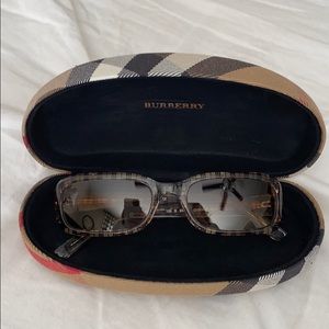 LIKE NEW - Burberry Sunglasses